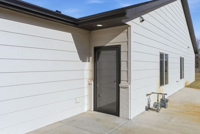 736 W 50th Ct S, Wichita, KS 67217