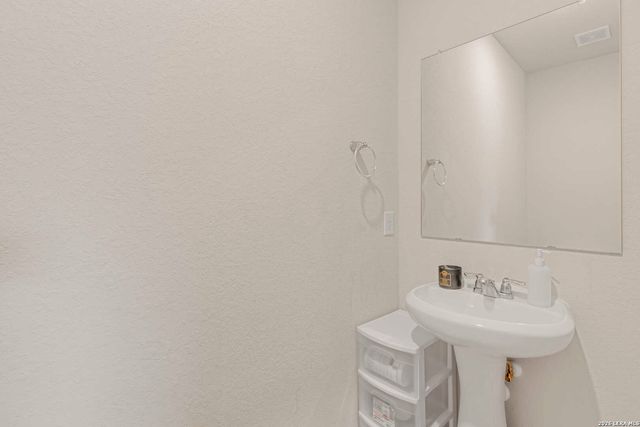 19838 Doc Holiday, Lytle, TX 78052