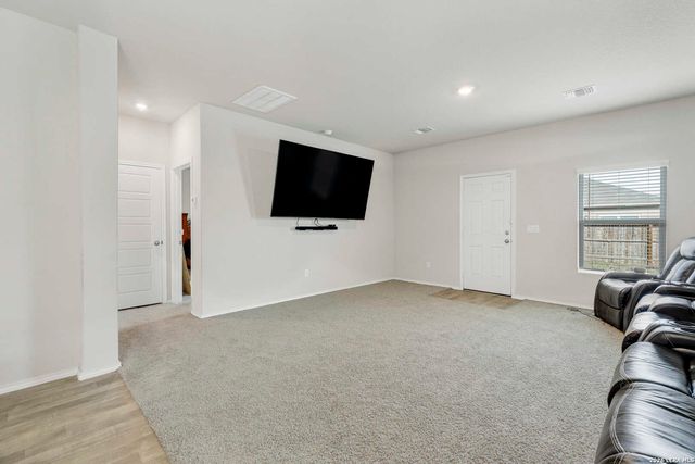 19838 Doc Holiday, Lytle, TX 78052