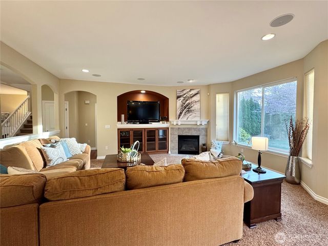 762 Ilwaco Place NE, Renton, WA 98059