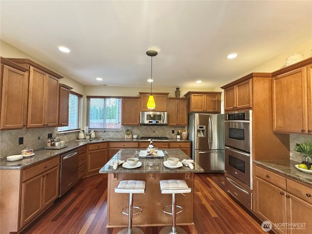 762 Ilwaco Place NE, Renton, WA 98059