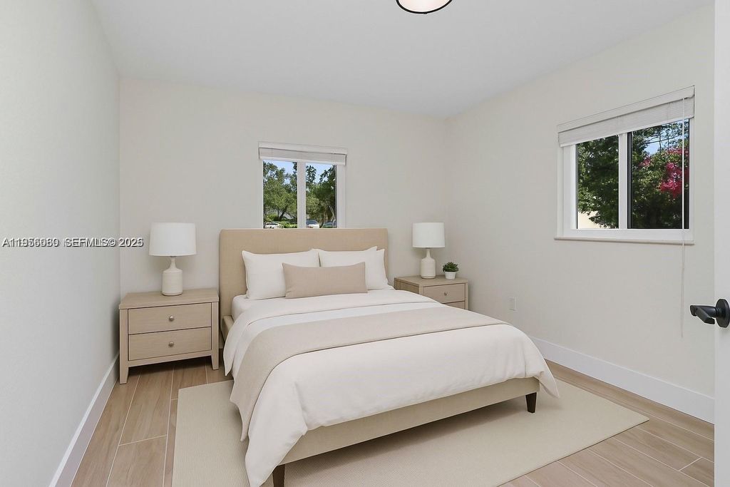 Image 14 of property listing at 990 NE 159th St, North Miami Beach, FL 33162