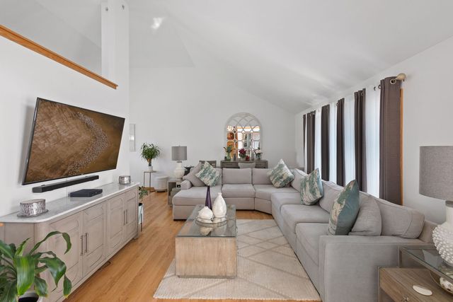 931 Destiny Drive, Matteson, IL 60443