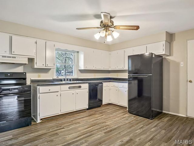 101 Glencoe Drive, Belleville, IL 62221