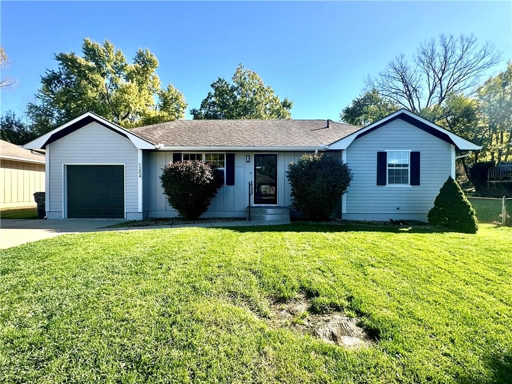 1204 NW 55th Street, Blue Springs, MO 64015