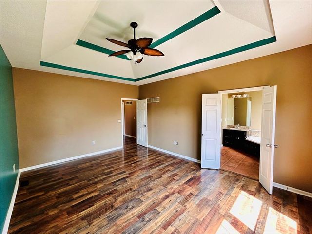 14503 Shamrock Way, Smithville, MO 64089