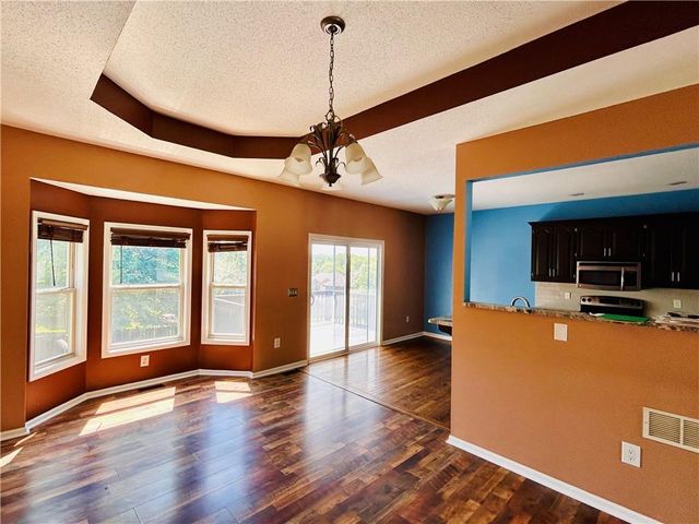 14503 Shamrock Way, Smithville, MO 64089
