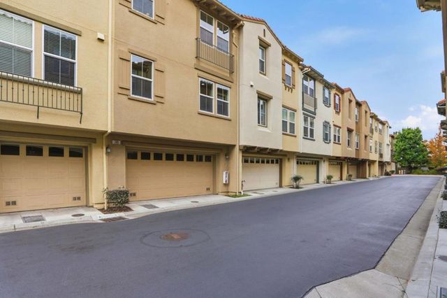 745 Mente Linda Loop, Milpitas, CA 95035