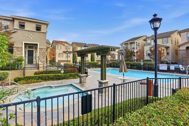 745 Mente Linda Loop, Milpitas, CA 95035