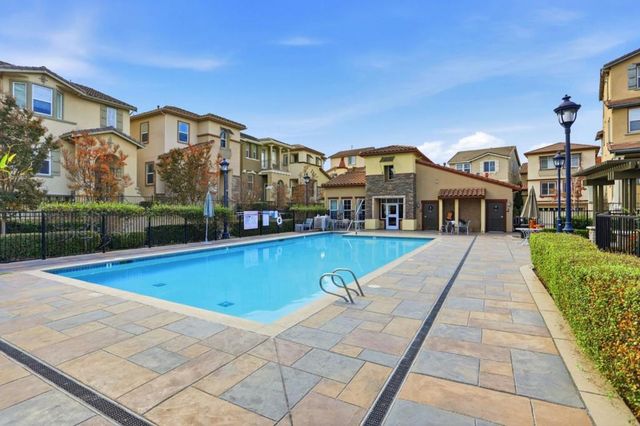 745 Mente Linda Loop, Milpitas, CA 95035