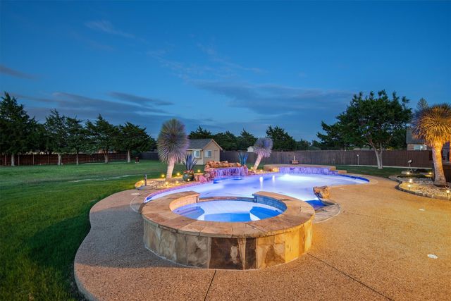 3231 Baylor Boulevard, Midlothian, TX 76065