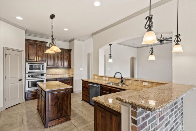 3231 Baylor Boulevard, Midlothian, TX 76065