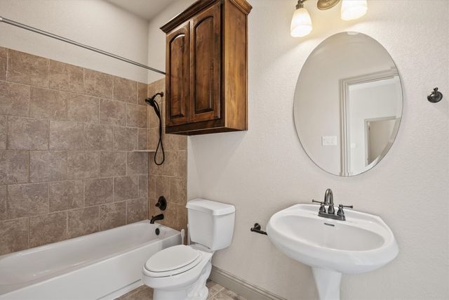 3231 Baylor Boulevard, Midlothian, TX 76065