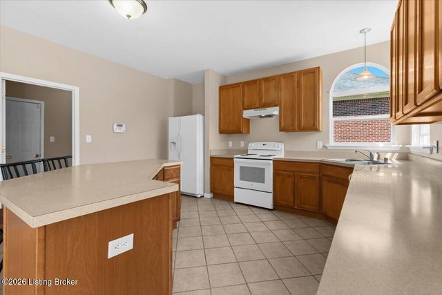 3419 Stony Farm Dr, Louisville, KY 40299
