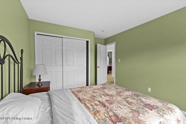 3419 Stony Farm Dr, Louisville, KY 40299