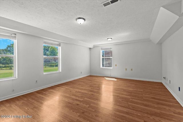 3419 Stony Farm Dr, Louisville, KY 40299