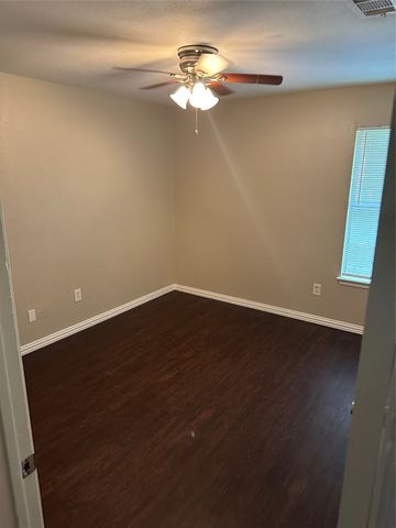 1215 Lowe Street, Fort Worth, TX 76110