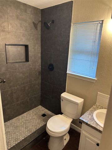 1215 Lowe Street, Fort Worth, TX 76110