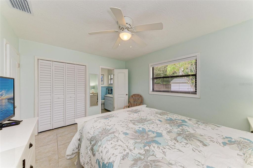 Image 11 of property listing at 4424 87TH ST CT W STREET W, Bradenton, FL 34210
