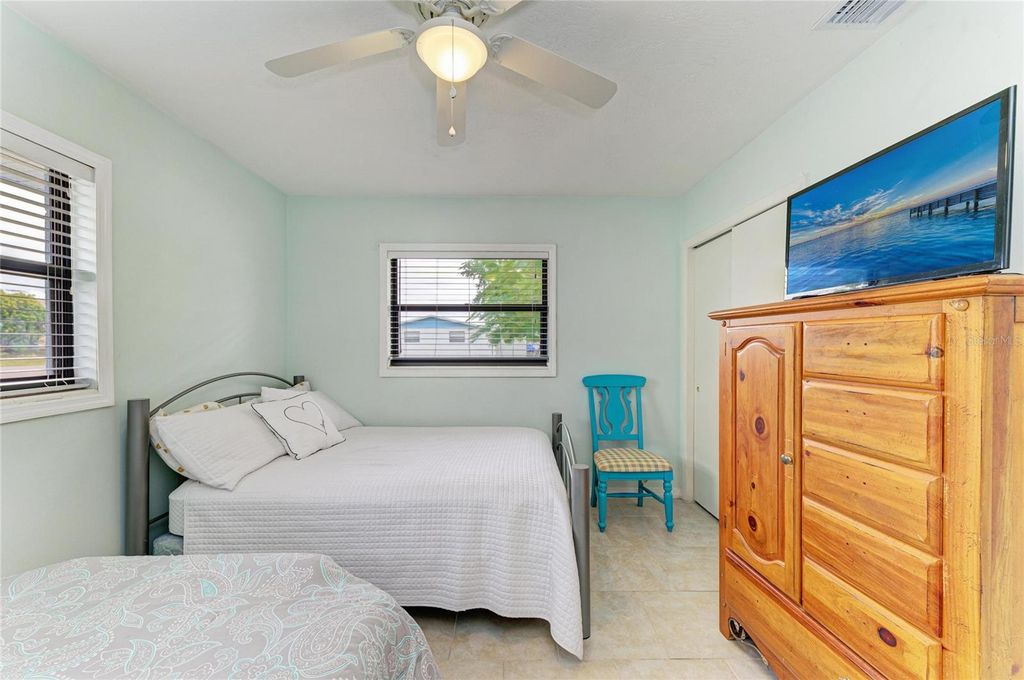 Image 17 of property listing at 4424 87TH ST CT W STREET W, Bradenton, FL 34210