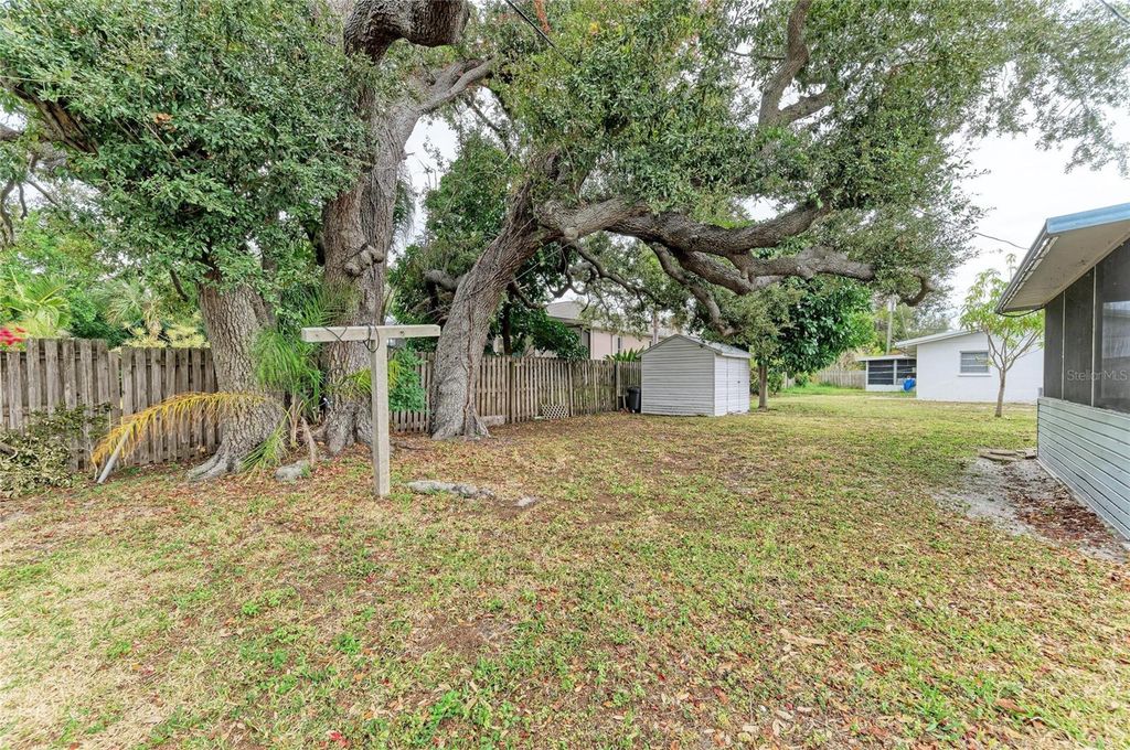 Image 40 of property listing at 4424 87TH ST CT W STREET W, Bradenton, FL 34210