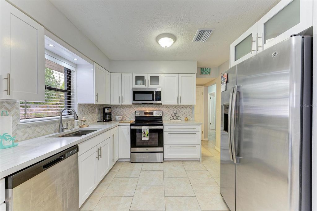 Image 6 of property listing at 4424 87TH ST CT W STREET W, Bradenton, FL 34210