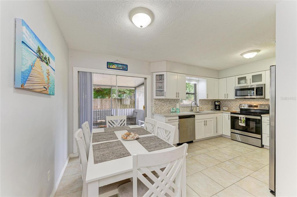 Image 10 of property listing at 4424 87TH ST CT W STREET W, Bradenton, FL 34210