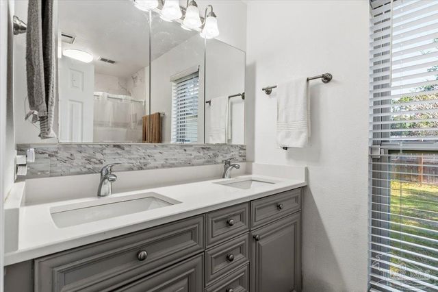 2826 Lido Blvd, Gulf Breeze, FL 32563