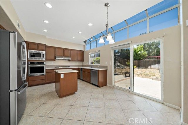 42025 Boothill Lane, Murrieta, CA 92562
