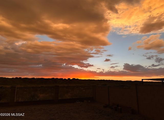 10266 S Moonlit Riverwalk Trail, Vail, AZ 85641