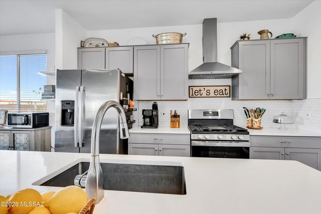 10266 S Moonlit Riverwalk Trail, Vail, AZ 85641