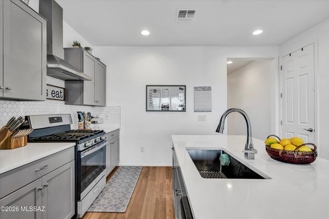 10266 S Moonlit Riverwalk Trail, Vail, AZ 85641