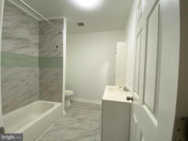 2510 MANTON ST, Philadelphia, PA 19146