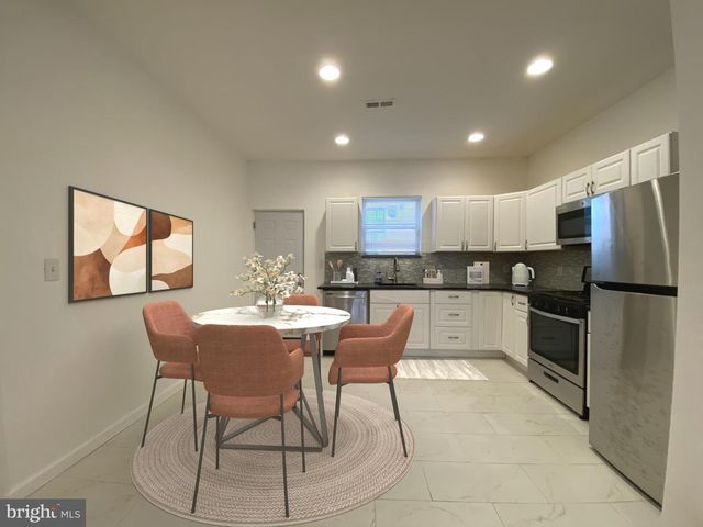 2510 MANTON ST, Philadelphia, PA 19146