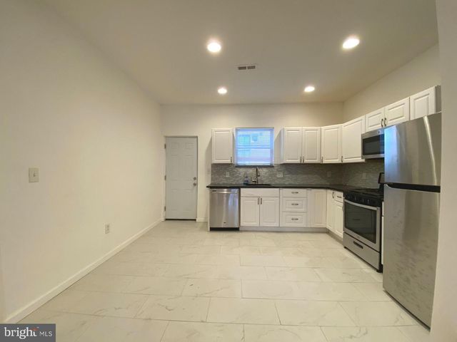 2510 MANTON ST, Philadelphia, PA 19146