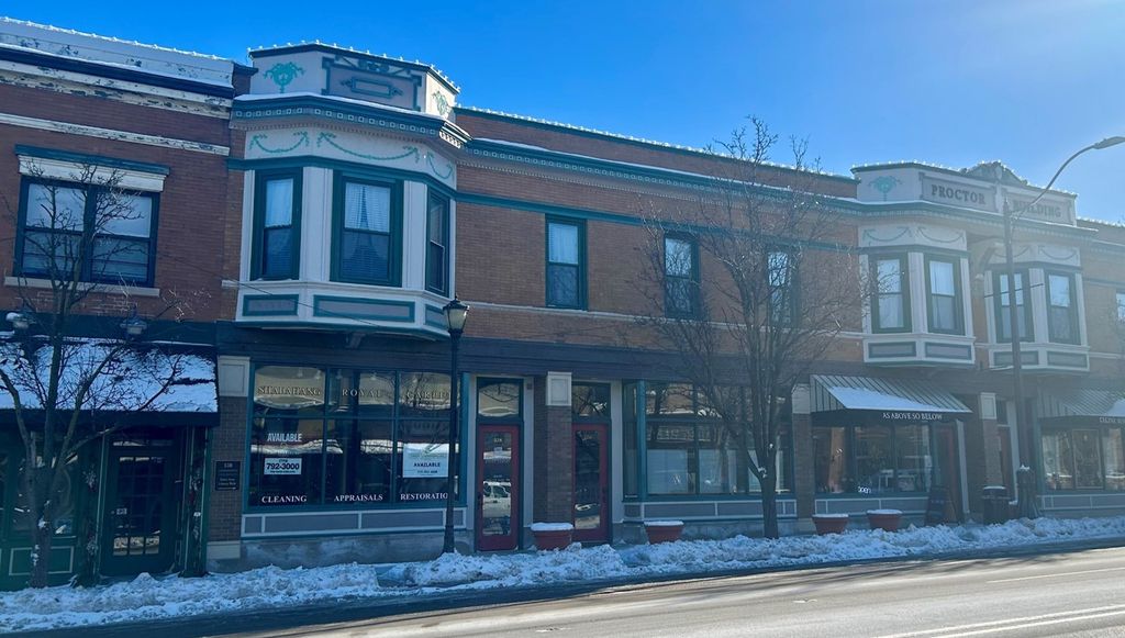520 N Milwaukee Avenue 7, Libertyville, IL 60048
