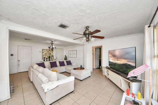 415 Halkies Road, Houston, TX 77587