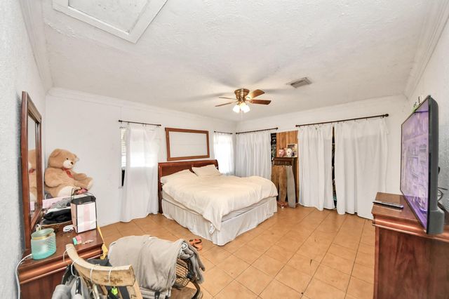 415 Halkies Road, Houston, TX 77587