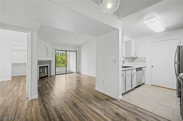 950 Seven Hills Drive 128, Henderson, NV 89052
