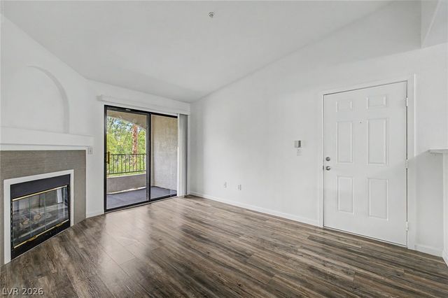 950 Seven Hills Drive 128, Henderson, NV 89052