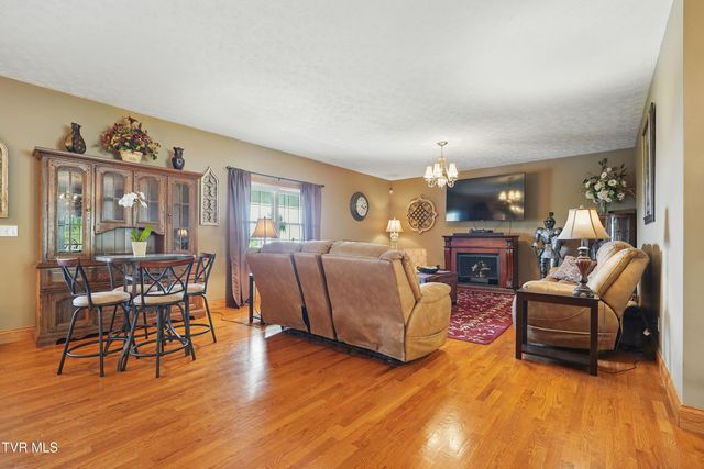 4296 Bloomingdale Road, Kingsport, TN 37660