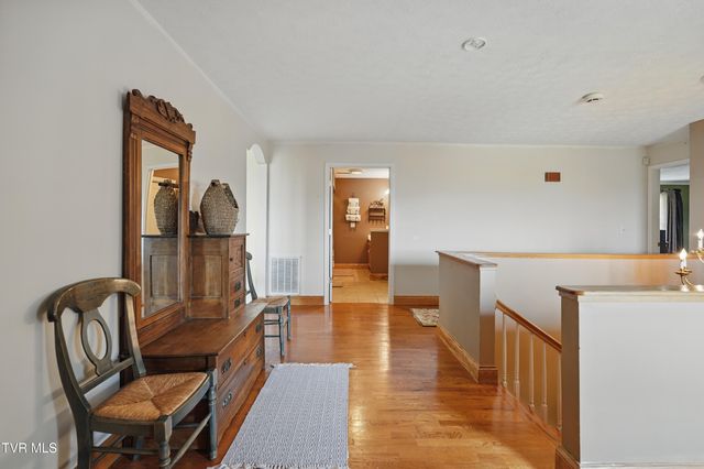 4296 Bloomingdale Road, Kingsport, TN 37660