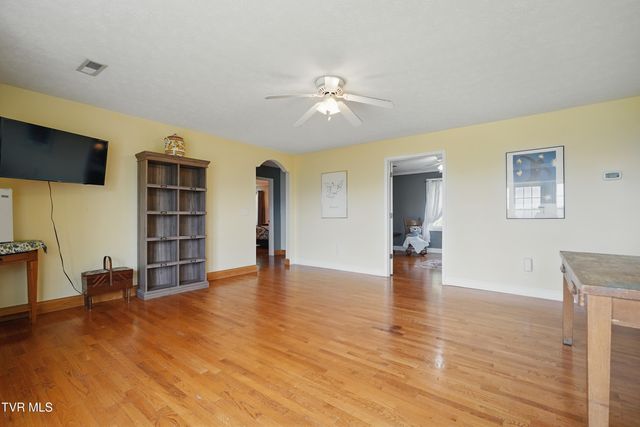 4296 Bloomingdale Road, Kingsport, TN 37660