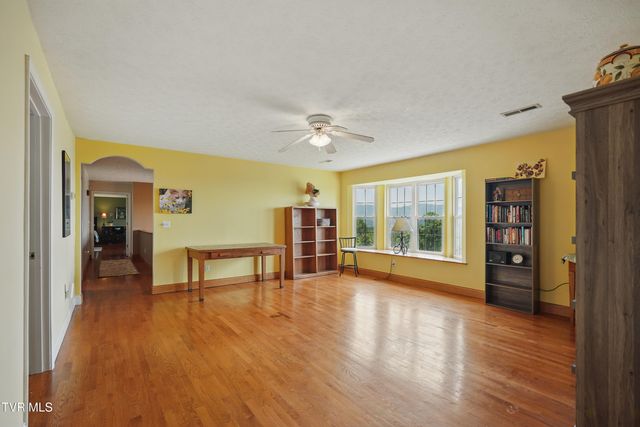 4296 Bloomingdale Road, Kingsport, TN 37660