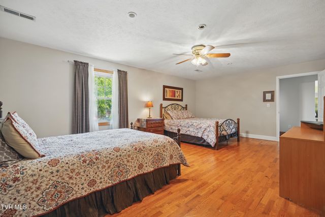 4296 Bloomingdale Road, Kingsport, TN 37660