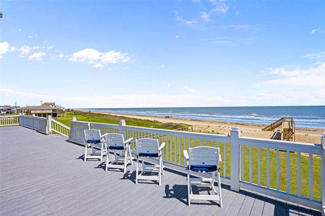 3244 Gulf Castle Drive, Crystal Beach, TX 77650