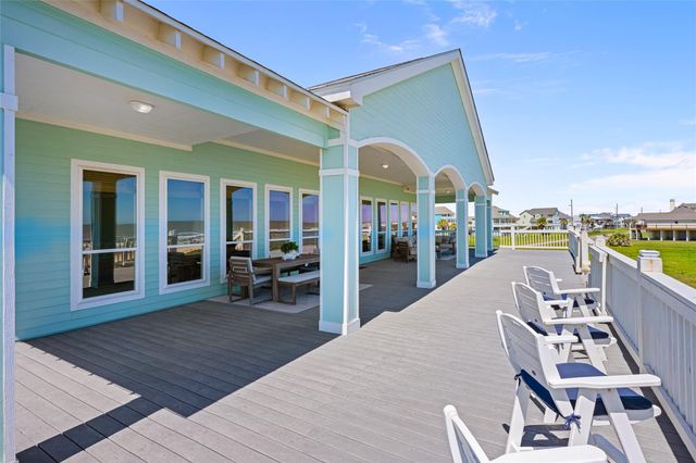 3244 Gulf Castle Drive, Crystal Beach, TX 77650