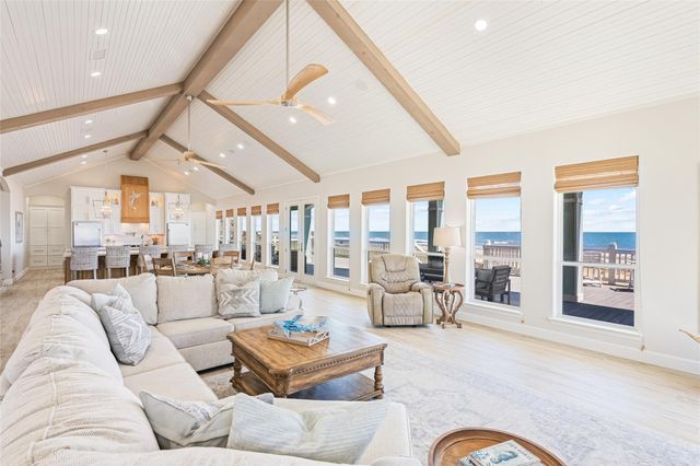 3244 Gulf Castle Drive, Crystal Beach, TX 77650