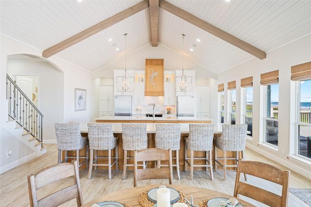 3244 Gulf Castle Drive, Crystal Beach, TX 77650