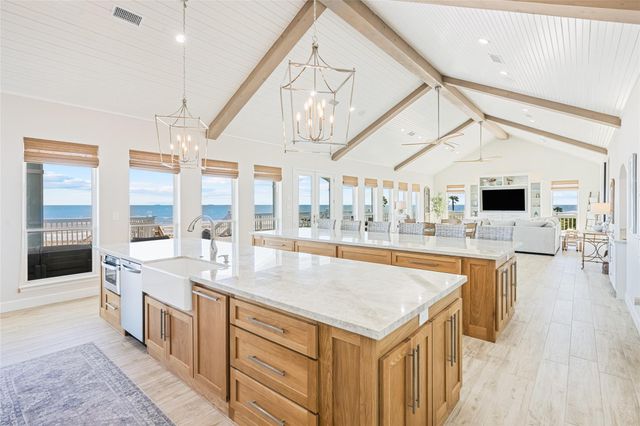3244 Gulf Castle Drive, Crystal Beach, TX 77650